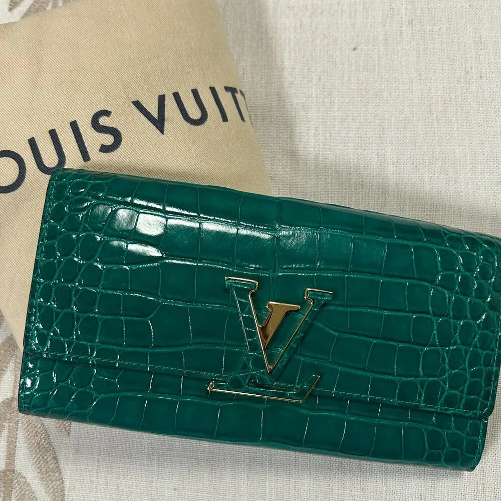 LV Green Crocodile Capucines Long Wallet. Louis Vuitton. NWT. Comes w/dust bag!
